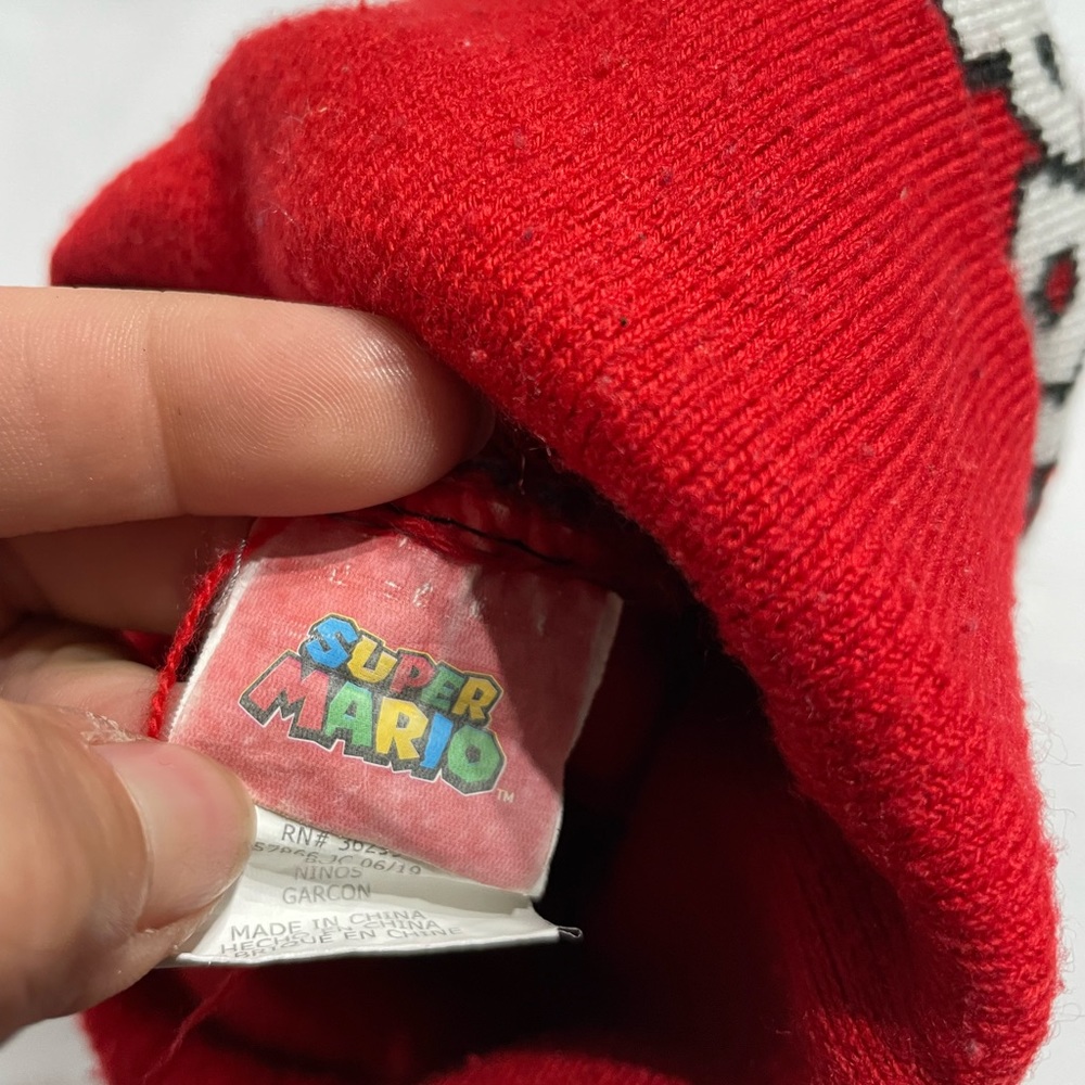 Youth Nintendo Super Mario beanie Power Up great condition red & gray - Picture 3 of 3